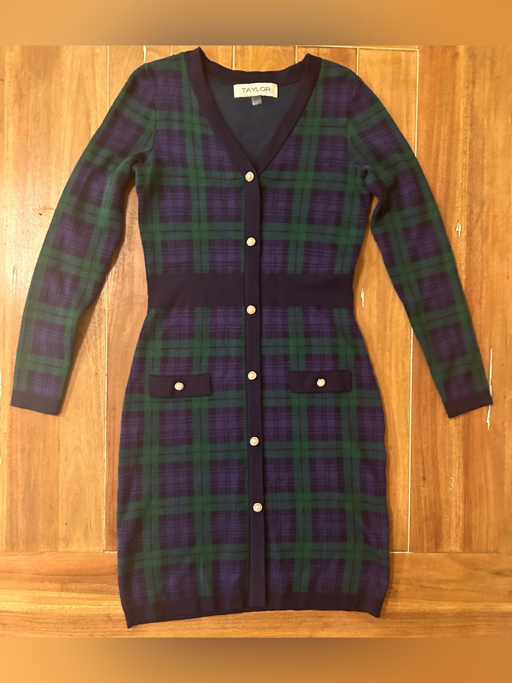 TAYLOR Green & Navy Plaid Button-Front Knit Dress. Small.